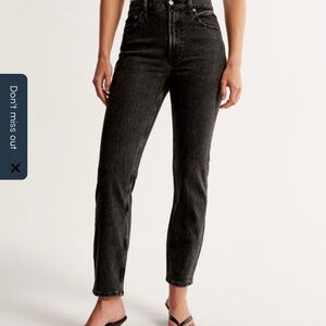 Abercrombie High Rise Mom Jean